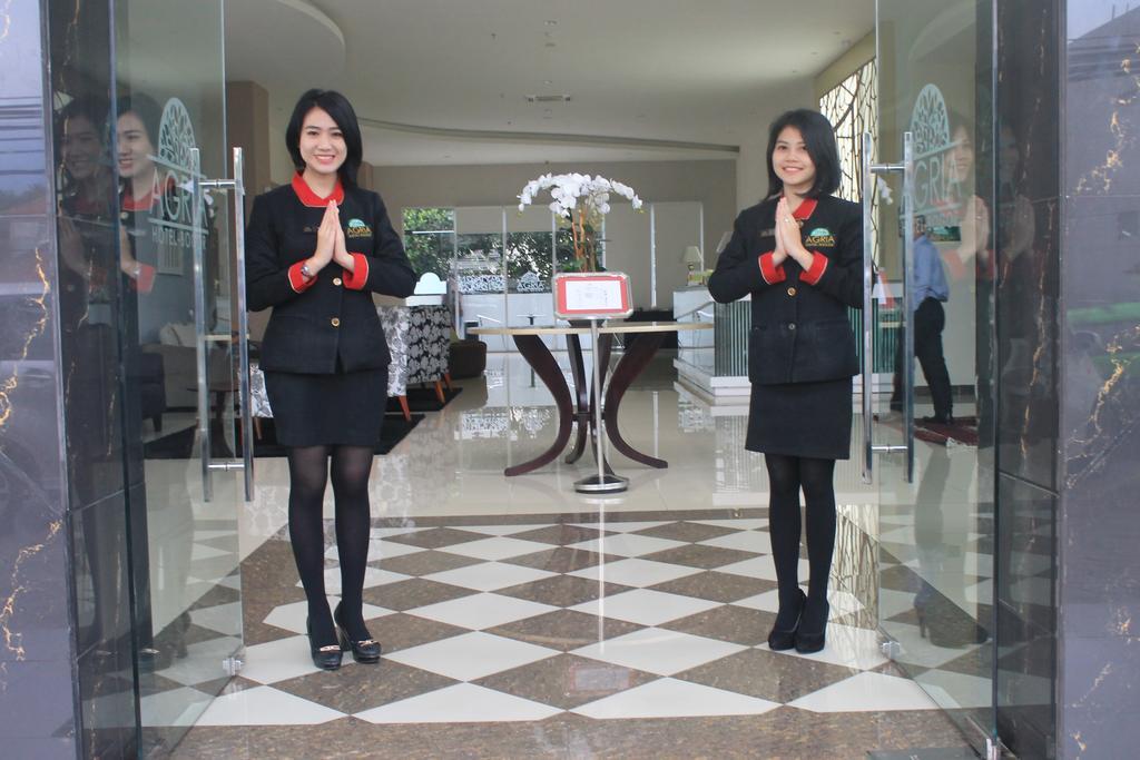 Agria Hotel Богор Экстерьер фото